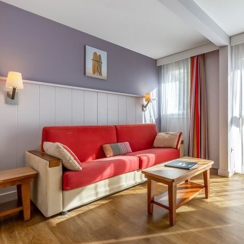 Piso 6 personas - - 1 habitación + 1 alcoba - Vista al jardín