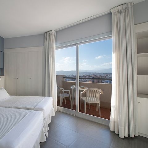 BEDROOM 2 people - Single room - Balcony