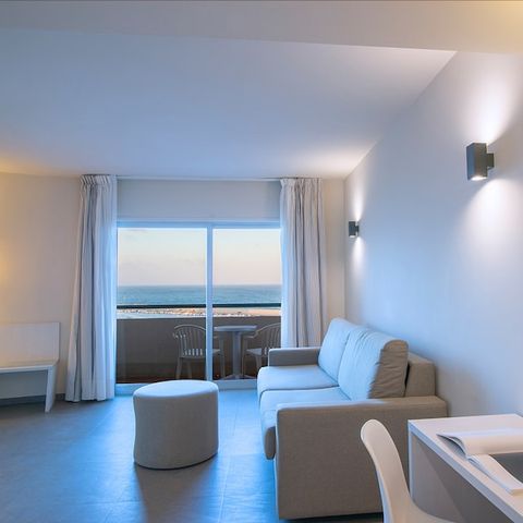 CAMERA 2 persone - Junior Suite con balcone - Vista mare - 1 camera da letto