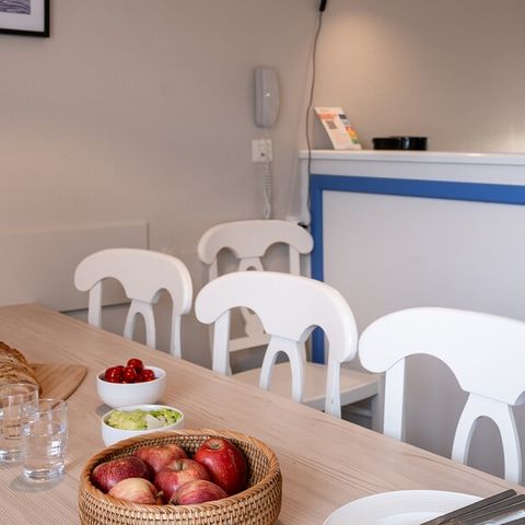 APARTMENT 8 people - - 2 bedroom + 1 sleeping alcove - Terrace or balcony - Sea view