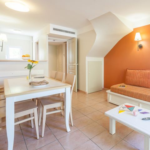 VAKANTIEHUIS 8 personen - 2 bedrooms + 1 sleeping alcove - Triplex - Terrace - Air conditioned