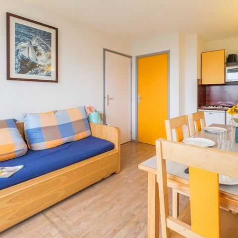 Piso 6 personas - - 1 habitación + 1 alcoba - Balcón