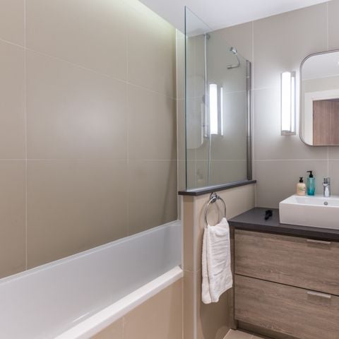 APARTMENT 6 people - - 2 bedrooms - Street side - Harbor buildings