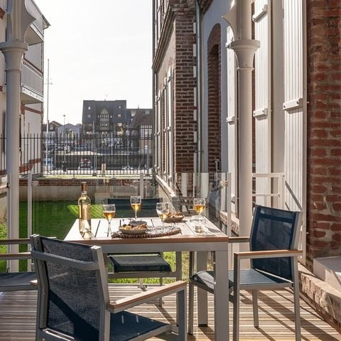 APARTMENT 4 people - - 1 bedroom - Customs building