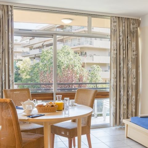 Apartement 6 Personen - 1 Zimmer + 1 Schlafbereich