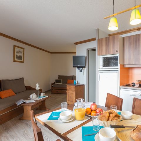 STUDIO 6 persone - 1 zona notte - Esposizione a sud