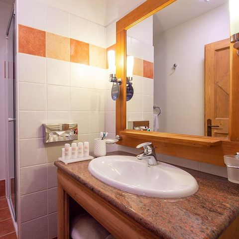 APPARTEMENT 6 personnes -  2 chambres - Piscine extérieure - Balcon