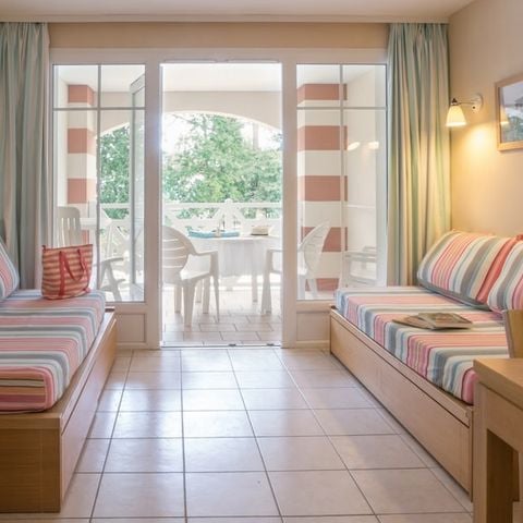 APARTMENT 5 people - - 1 bedroom - Terrace or balcony