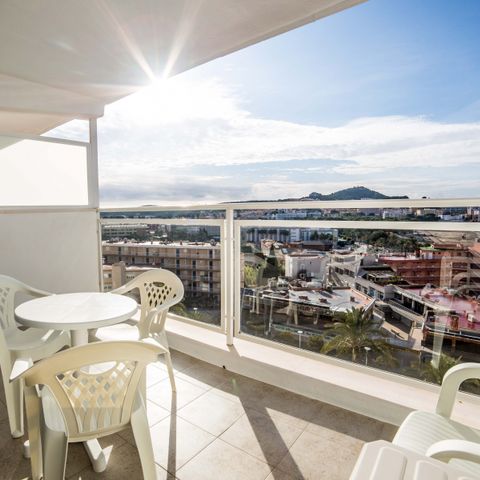 APARTEMENTO 5 personas - Estándar con vistas al mar (máx. 4 adultos)