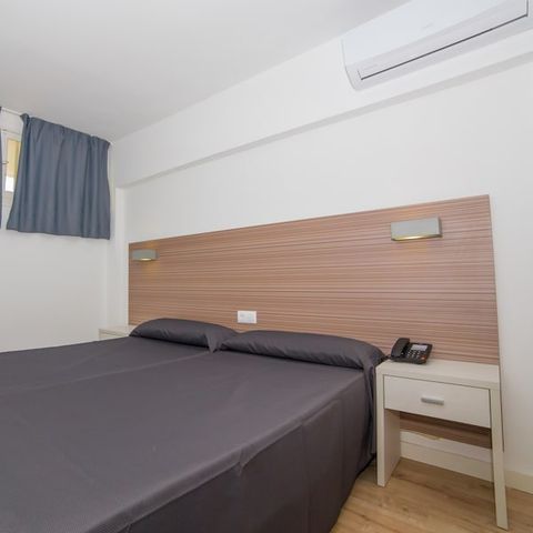 Piso 5 personas - Estándar con vistas al mar (máx. 4 adultos)