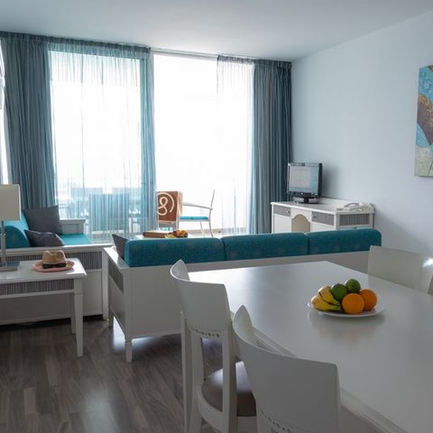 Apartment 4 persons - Flat 4 people - 1 bedroom - Pool view