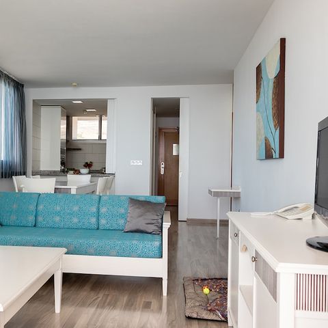Apartment 6 persons - Flat 6 people - 2 bedrooms - Pool view