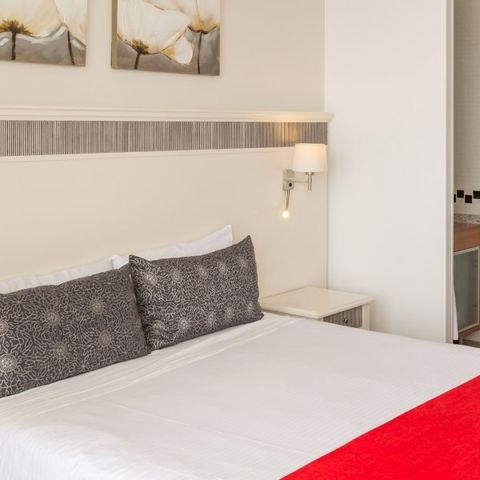 Apartment 6 persons - Flat 6 people - 2 bedrooms - Pool view
