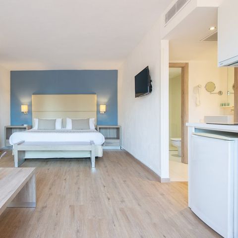 BEDROOM 2 people - Breakfast included