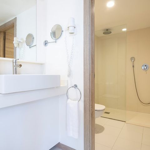 CHAMBRE 2 personnes - Petit-déjeuner inclus