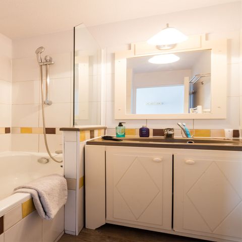 APARTEMENTO 6 personas - - 1 habitación + 1 alcoba - Terraza o balcón - Aire acondicionado