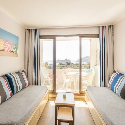 Studio 4 persons - Studio - 1 sleeping alcove - Terrace or balcony - air conditionned
