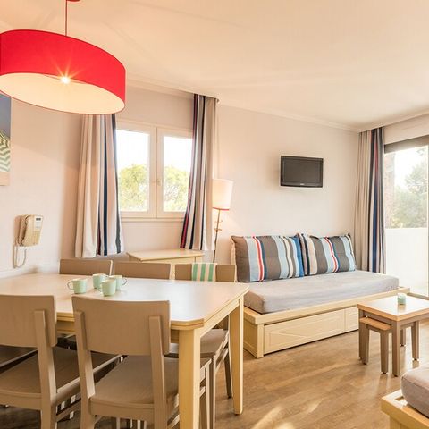 Apartment 6 persons - - 1 bedroom + 1 sleeping alcove - Terrace or balcony - air conditionned