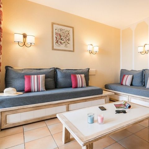 Apartment 6 persons - - 1 bedroom + 1 sleeping alcove - Terrace or balcony