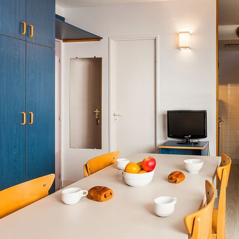 Piso 6 personas - - 2 habitaciones - Terraza - Planta baja