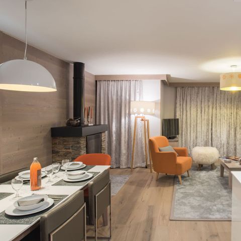 APPARTEMENT 6 personnes - 2 chambres - sauna - baignoire balnéo