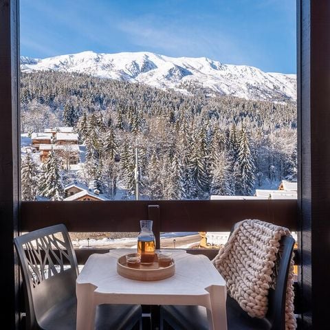 STUDIO 6 personnes - (max 4 adultes) - 1 coin nuit + 1 mezzanine - vue montagne