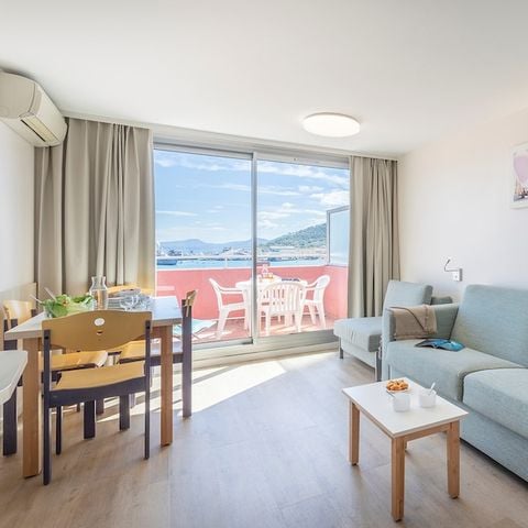 STUDIO 5 personnes - 1 coin nuit - Vue mer