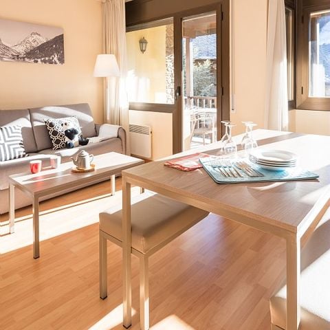 APARTMENT 5 people - (max 4 adults) Standard