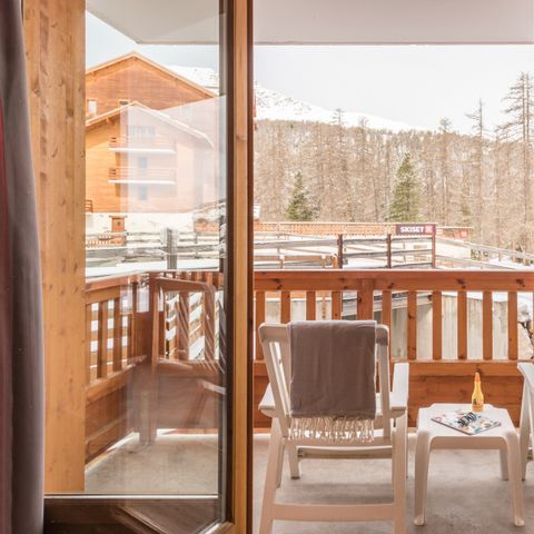 APPARTAMENTO 6 persone - - 1 camera da letto + 1 alcova per dormire