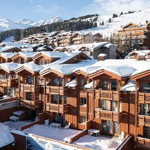 Pierre & Vacances Premium Résidence Les Chalets du Forum - Camping Savoie - Image N°2