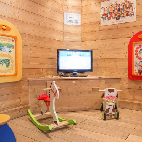 Pierre & Vacances Premium Résidence Les Chalets du Forum Pierre & Vacances Premium Résidence Les Chalets du Forum - Camping Savoie - Image N°6