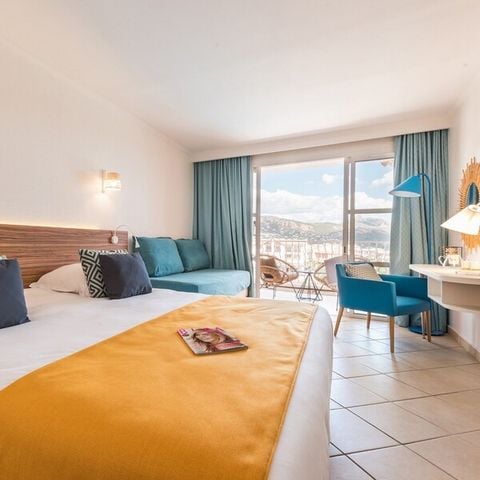 Zimmer 3 Personen - Hotelzimmer - Dreibettzimmer - Terrasse oder Balkon