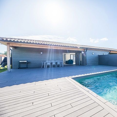 Villa 8 persons - - 4 bedrooms - Air conditioned - 7m private pool - Garden