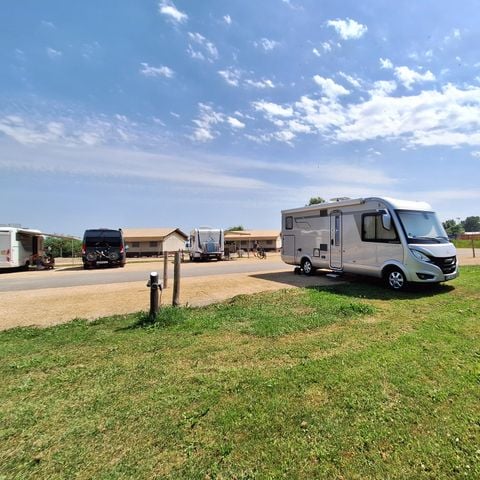 STAANPLAATS - Camperplaats Comfort