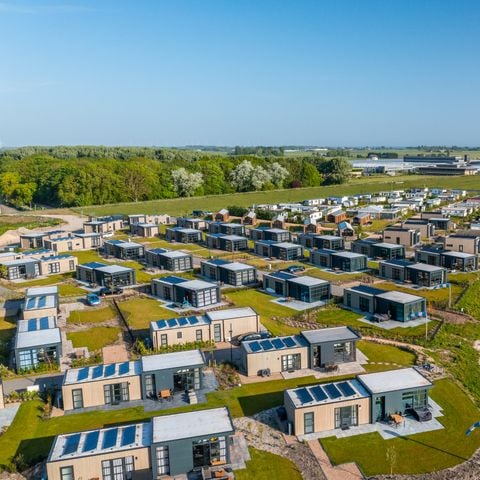 EMPLACEMENT - Le confort au bord de l'eau