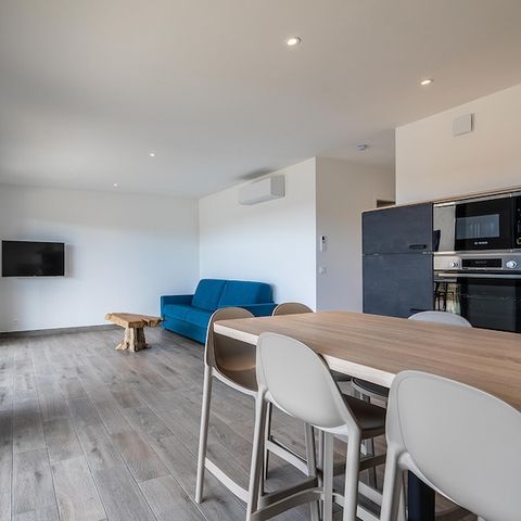 APARTMENT 6 people - - 2 bedrooms - Air conditioned - Terrace