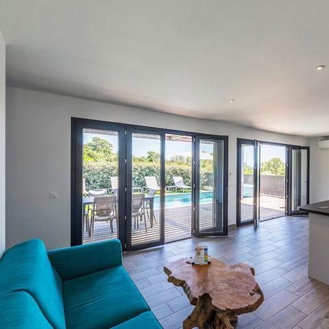House 6 persons - - 3 bedrooms - Air conditioned - 7m private swimming pool - Garden