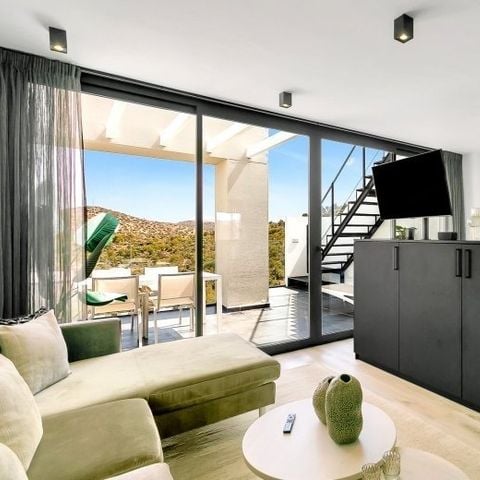 APARTMENT 4 people - Loft penthouse with jaccuzi