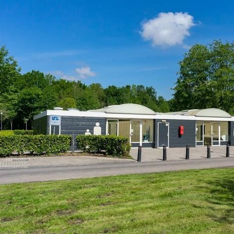 EMPLACEMENT - Aire de stationnement pour camping-cars « Comfort »