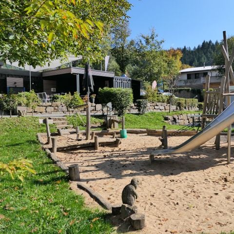 EMPLACEMENT - Le confort au bord de l'eau