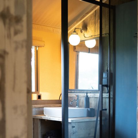 HÉBERGEMENT INSOLITE 7 personnes - Tente Safari Lodge (38 m² - 3 ch.)