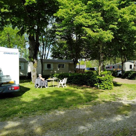 Kampeerplaats - Camping auto, tent, caravan - tussen 80 & 100 m².