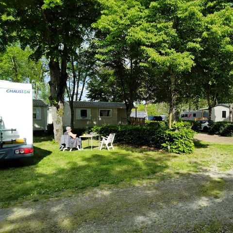 Pitch - Camping car, tent, caravan - between 80 & 100 m².