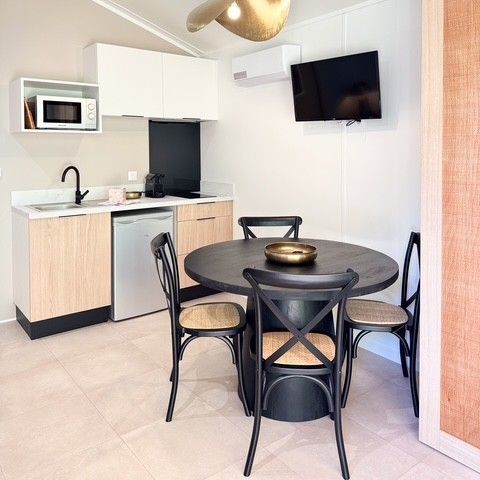 ALBERGUE 4 personas - Lodge Ethnique (sin spa) 1 dormitorio + sofá cama salón