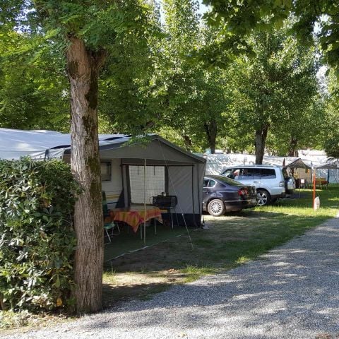 PLOT - with electricity