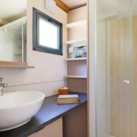 BUNGALOW 5 personnes - Cottage Séouvo 3 Pièces 5 Personnes Climatisé + TV + Jacuzzi