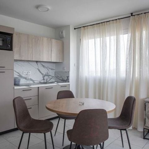 Apartement 4 Personen - Wohnung 4 Personen - 1 Schlafzimmer - Terrasse und geräumige Loggia - Blick auf Teich und Golf (24E)