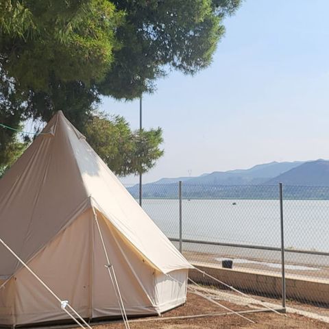 TIENDA DE LONA Y MADERA 4 personas - Familia Marfil (1R 4P)