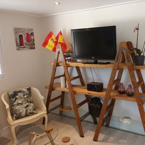 CHALET 4 personnes - 4 personnes gris