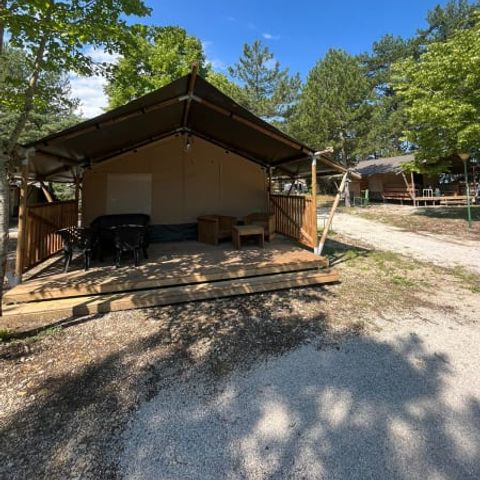 CANVAS AND WOOD TENT 6 people - Safari (with sanitary facilities)